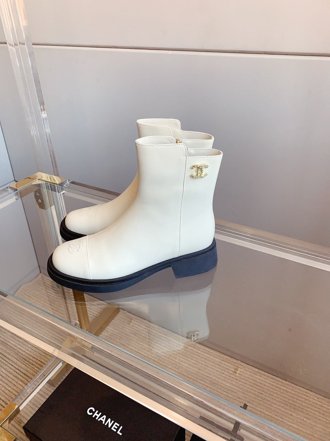 CC Zipper Ankle Boots 35MM White Sheeepskin 464550