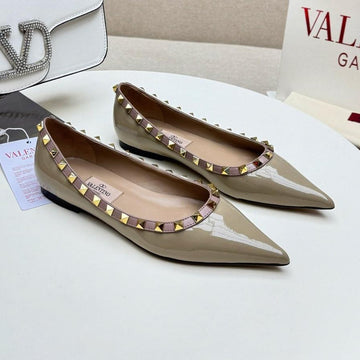 Rockstud Flat Pump In Sand Brown Calfskin