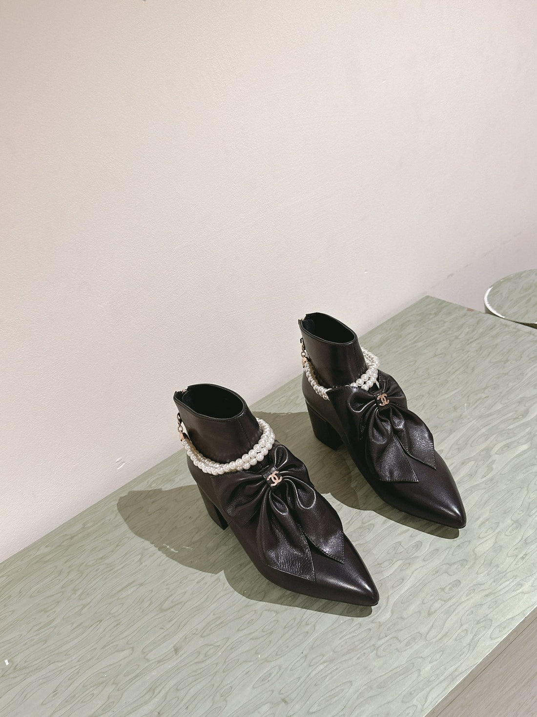 CC 24A Pearl Bow Ankle Boots 65MM Black Sheepskin 447468