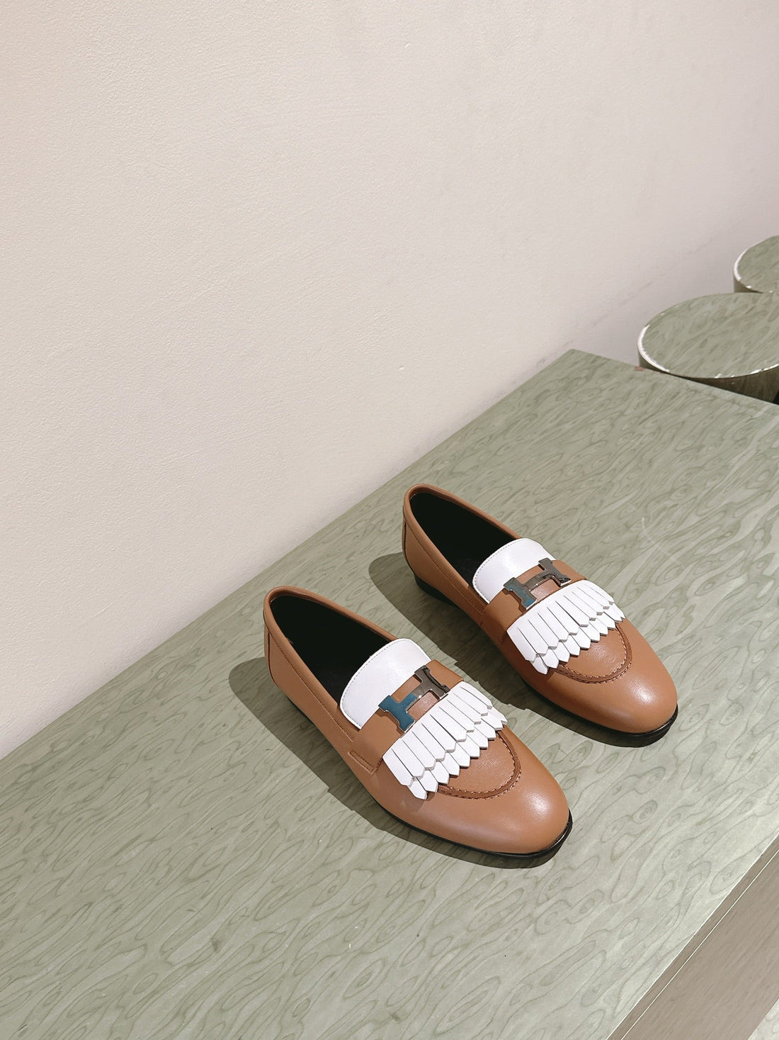 Hm Mocassins Royal Loafers Caramel White Sheepskin 445008