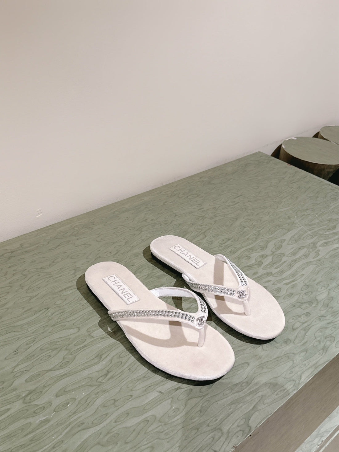 CC 25SS Rhinestone Thong Sandal Beige Velvet 461636