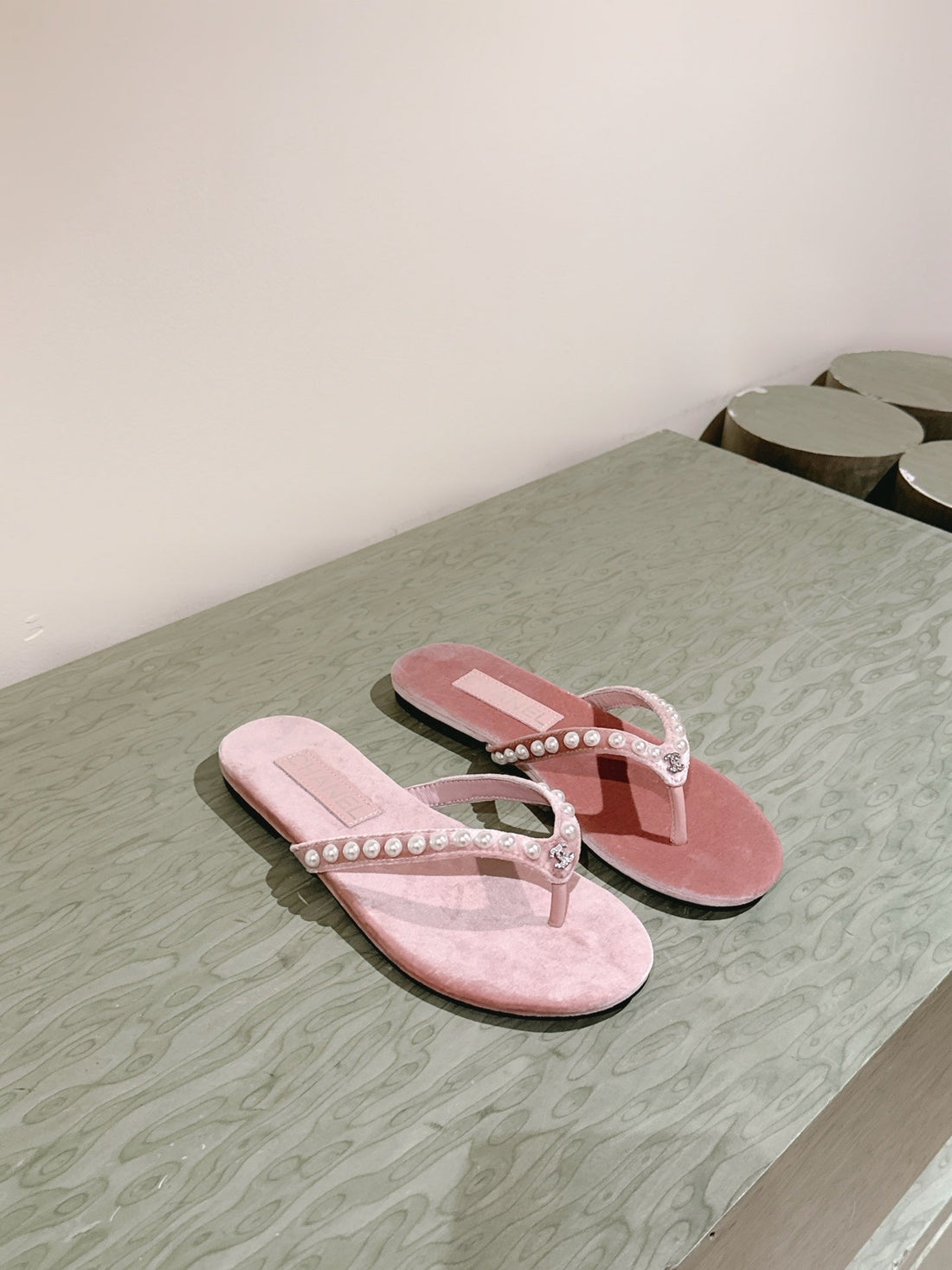 CC 25SS Pearl Thong Sandal Pink Velvet 461637