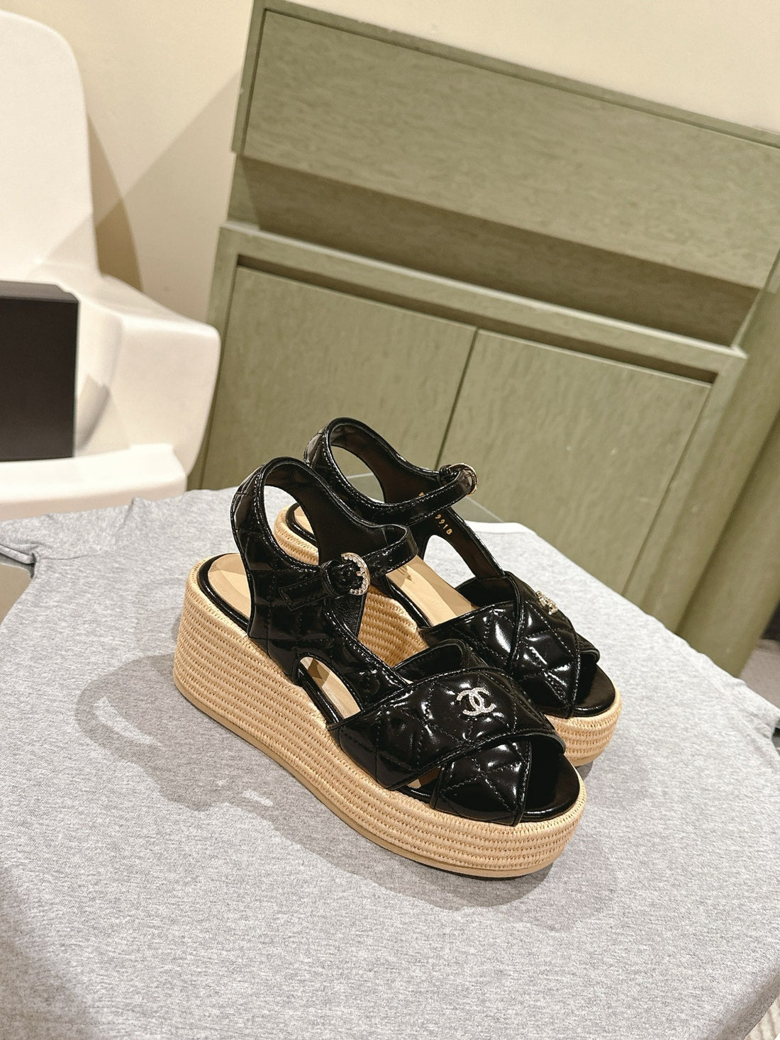 CC 25SS Espadrille Sandals 85MM Black Quited Sheepskin 462242