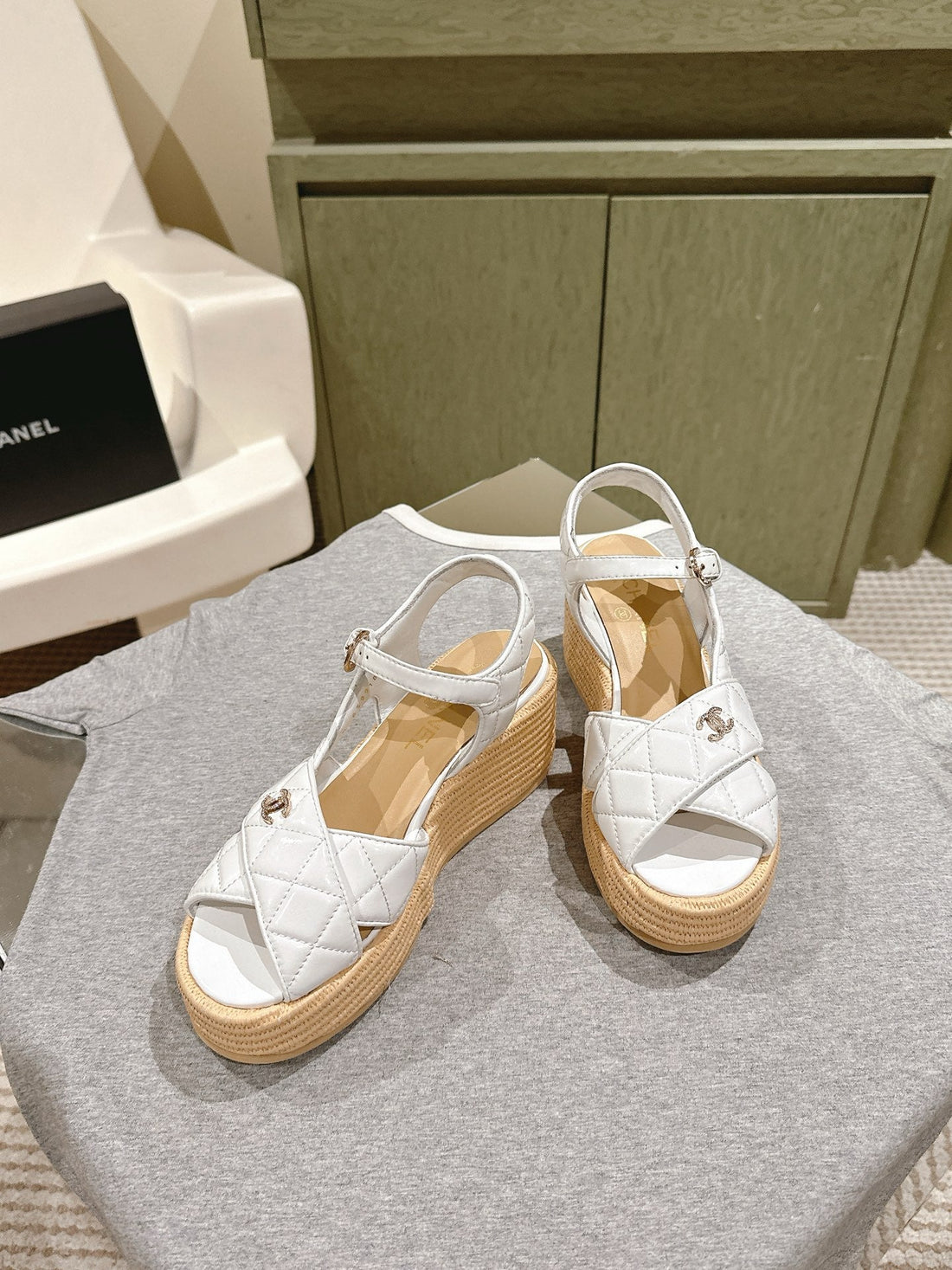 CC 25SS Espadrille Sandals 85MM White Quited Sheepskin 462243