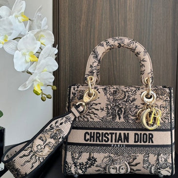 Medium Lady 24 Black Beige Embroidery