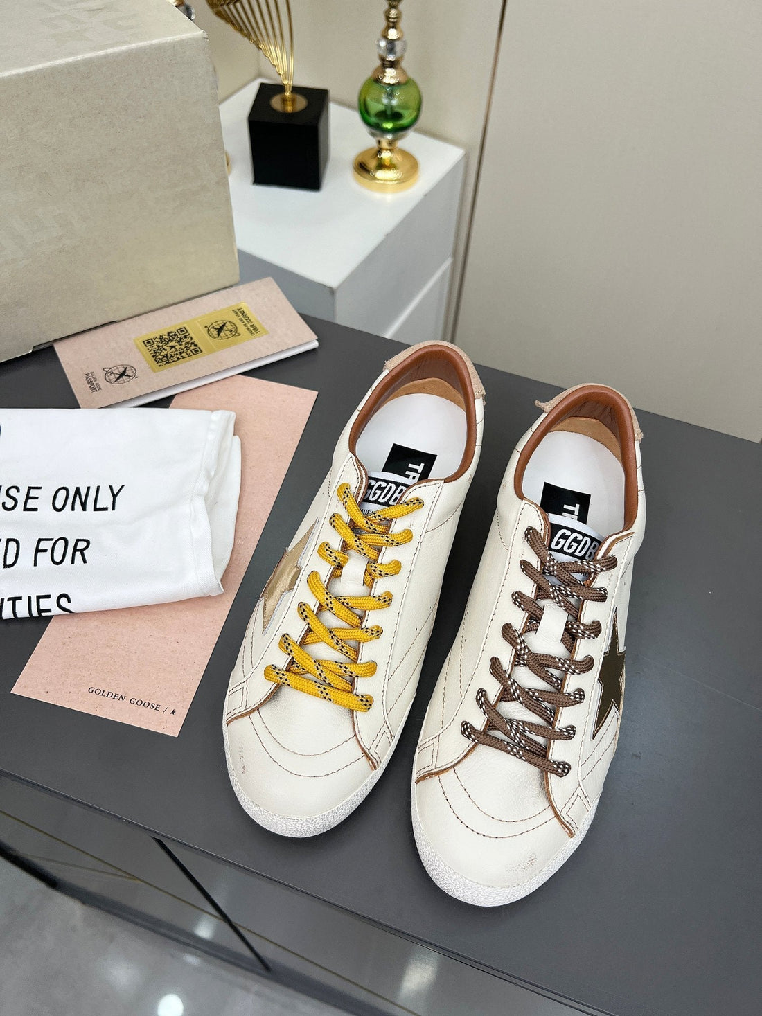 Golden Goose 26S True-Star Sneakers White Sliver Leather 735908