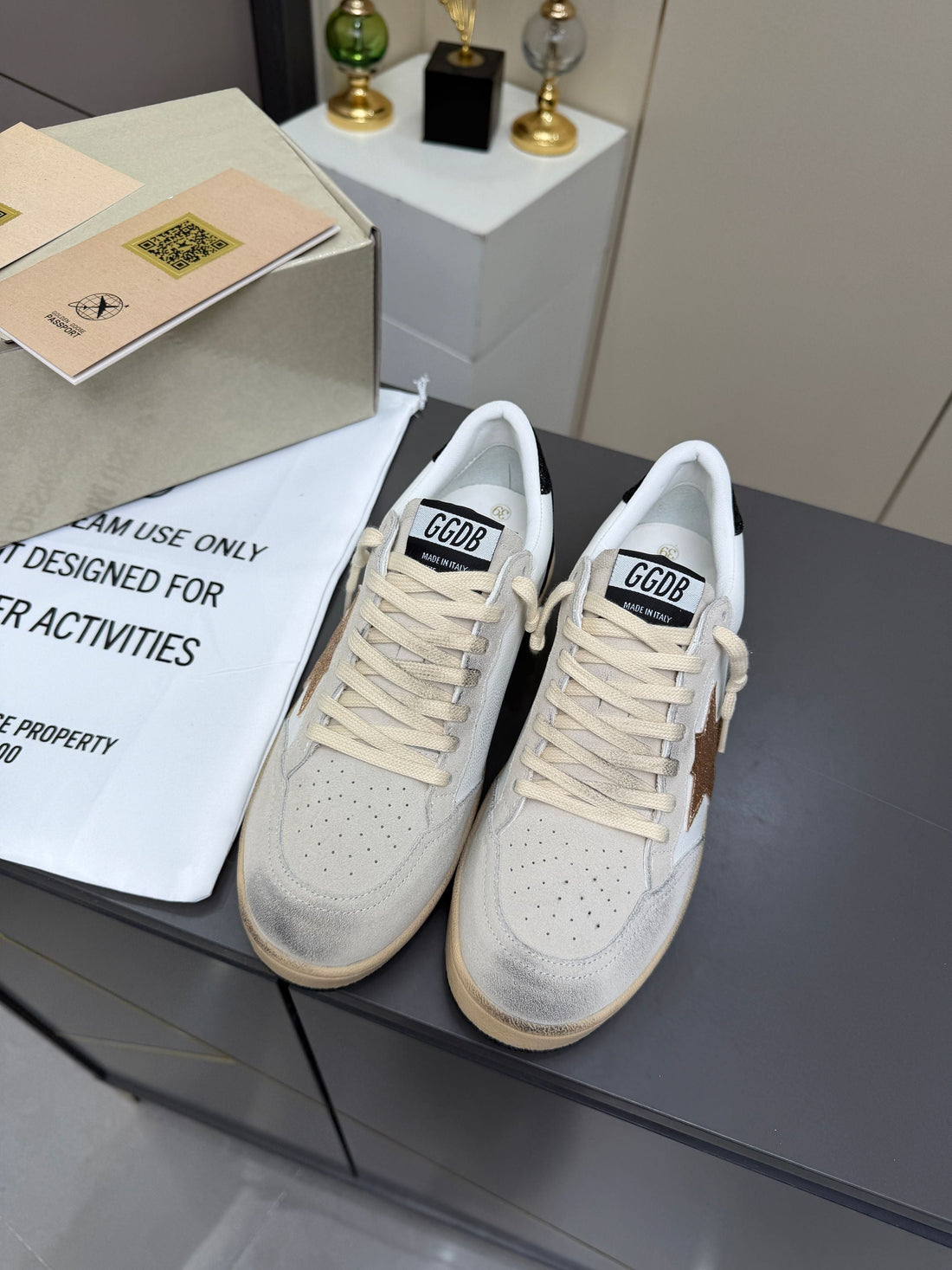 Golden Goose 26S Ball Star Sneakers White Black Glitter Leather 735904