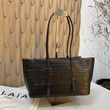 Neo Mina 32 Bag In Black Vienne Calfskin