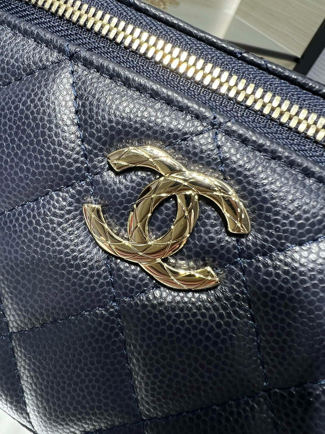 CC 25S Small Vanity 17CM Dark Blue Grained Calfskin Light Gold Hardware