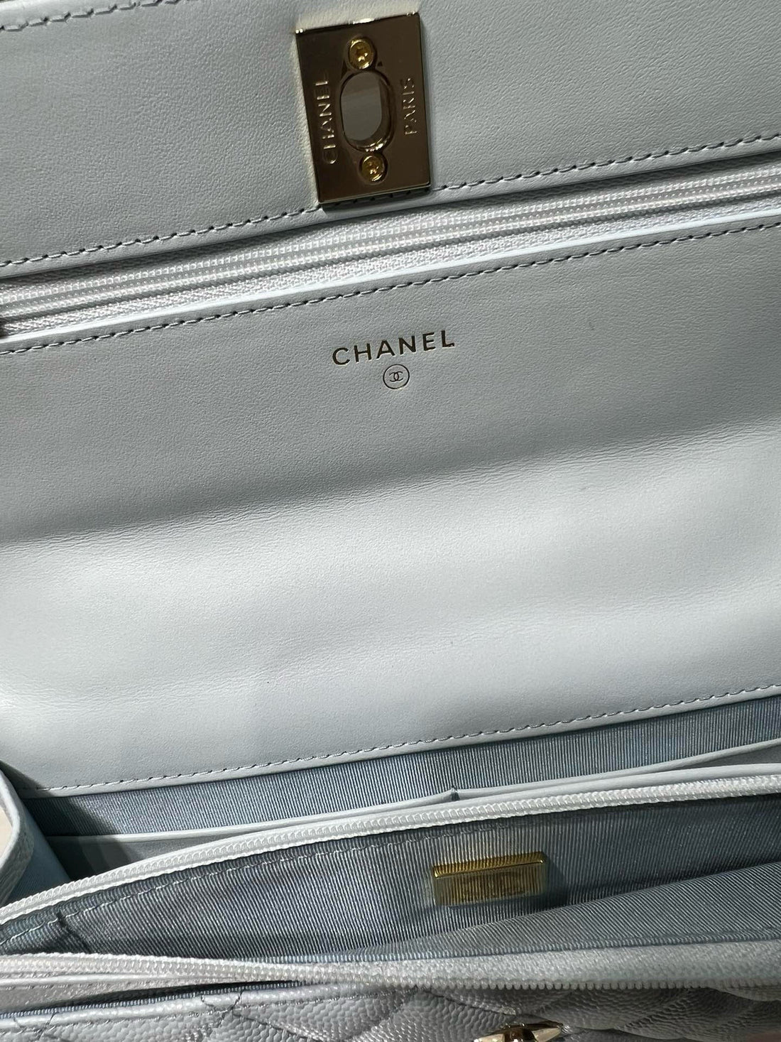 CC 25S Woc Top Handle 19CM Cloud Blue Grained Calfskin Light Gold Hardware