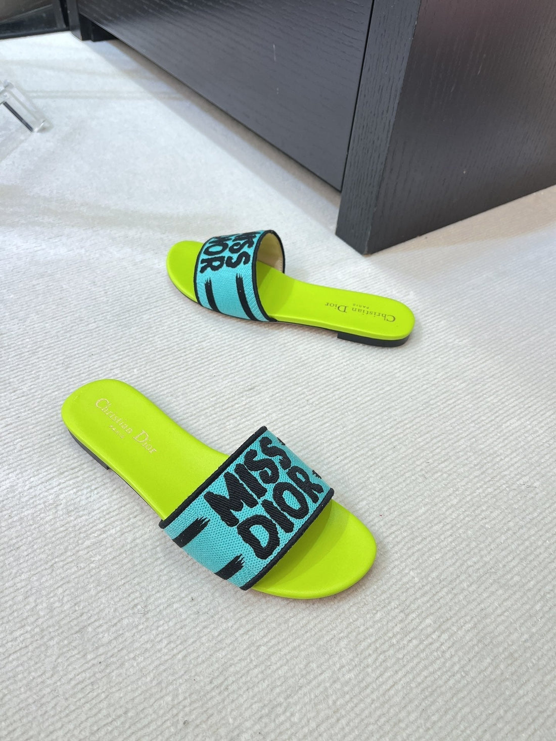 Dway Slide Embroidered Blue Lime Cotton