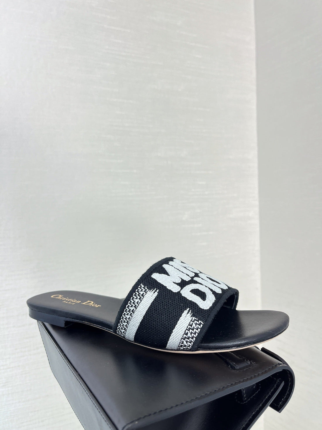 Dway Slide Embroidered Black Cotton