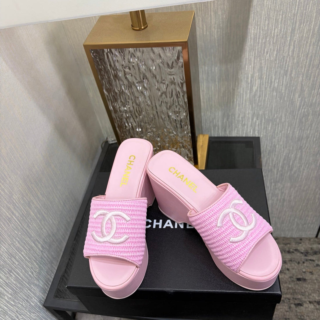CC 26S Platform Slide Light Pink Raffia Sheepskin 688699