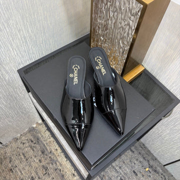 CC 2026 Pointed Toe Mule 4CM Black Patent Leather 688711