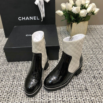 Round-Toe Short Boots Black Mix White Sheepskin