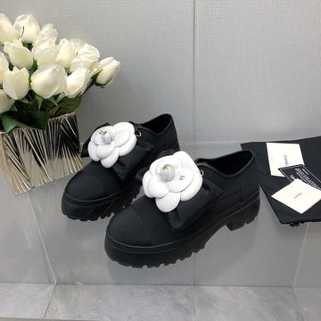 CC 26S Camellia Lug Sole Loafers Black White Cotton
