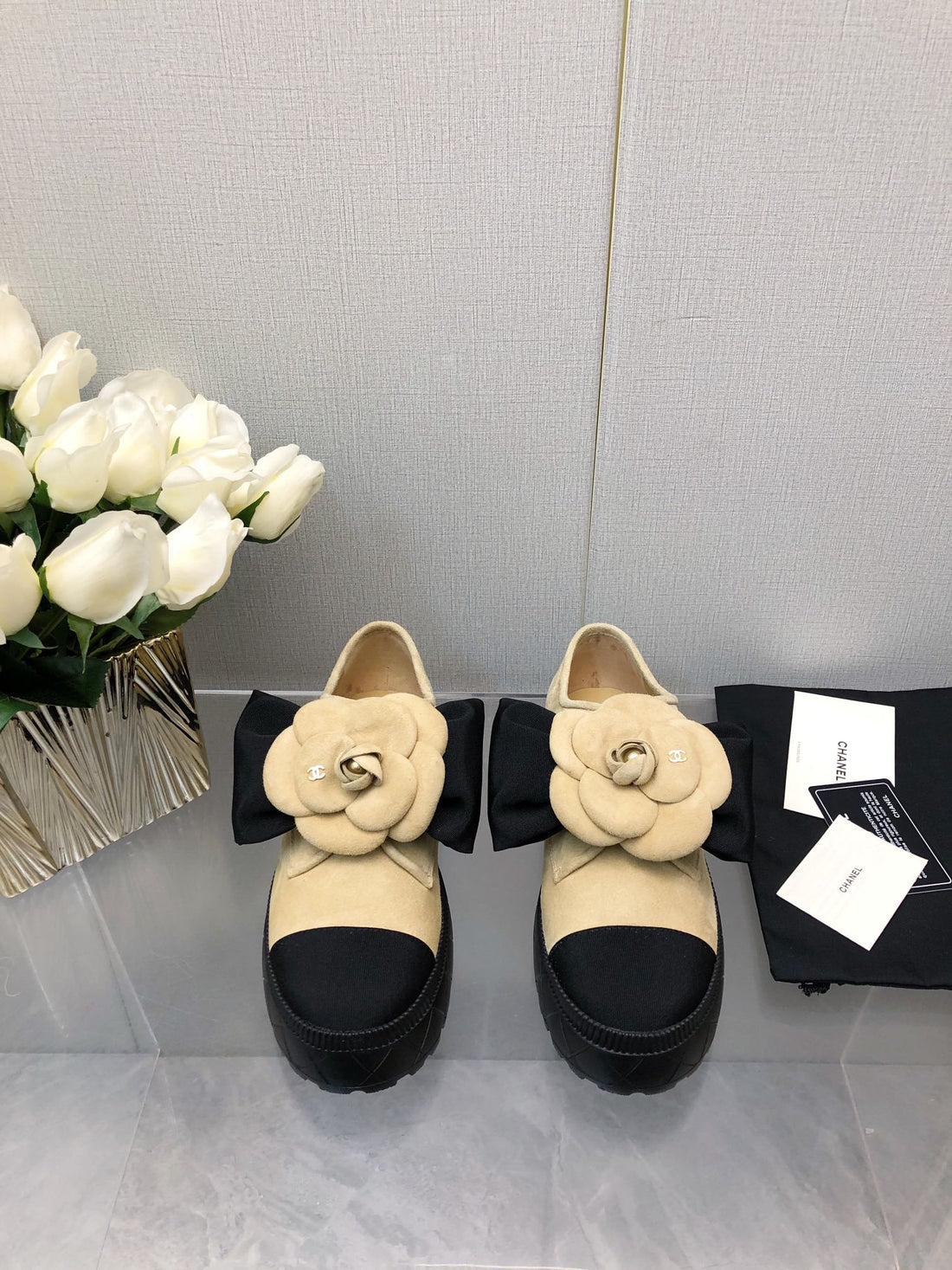 CC 26S Camellia Lug Sole Loafers Black Beige Cotton Suede 673051