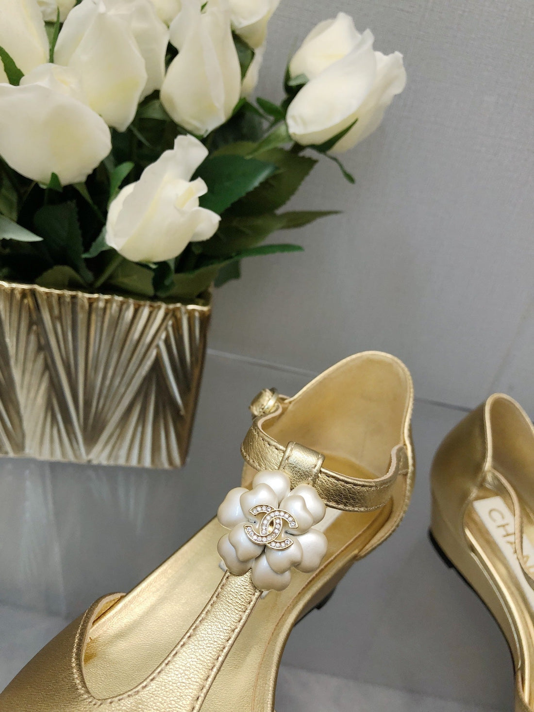 Camellia Cap Jane Sandals In Gold Mix Black Lambskin