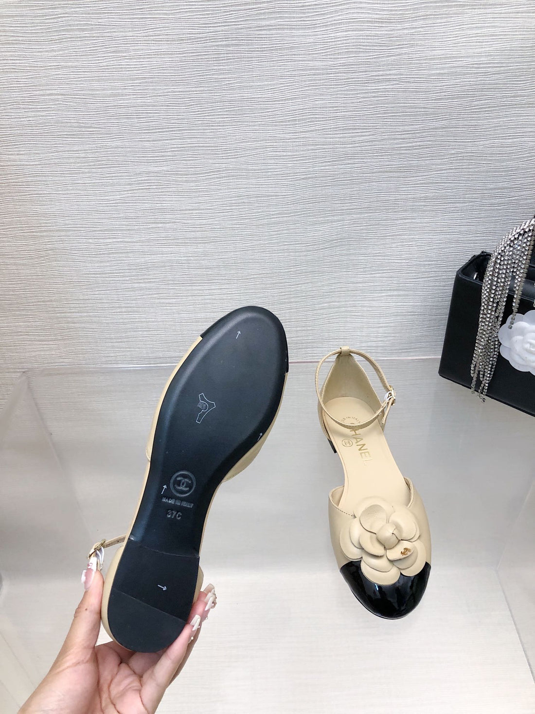 Beige Mix Black Lambskin Camellia Hollow Sandal