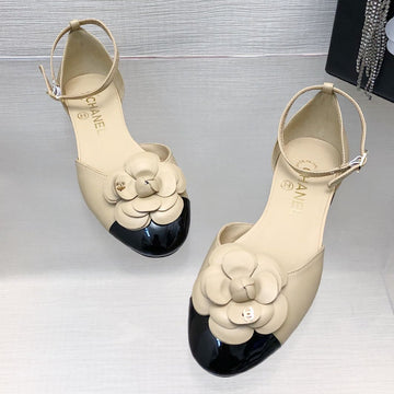 Beige Mix Black Lambskin Camellia Hollow Sandal
