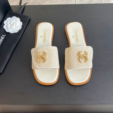 CC Logo Mule Sandal 10MM White Lambskin 610370
