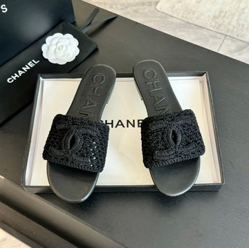 Mule Sandal Black Raffia