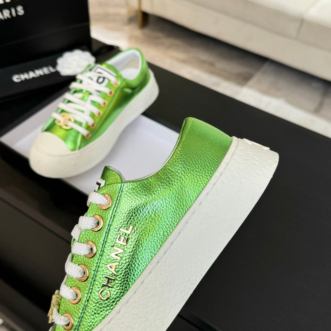 Big-Head Cookie Shoes In Emerald Green Lambskin