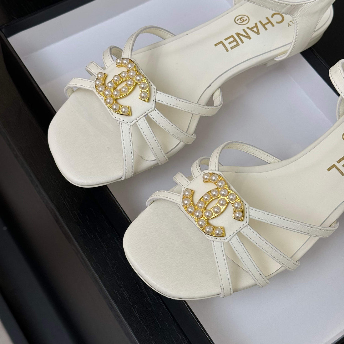 CC 15MM Sandal White Sheepskin 212925