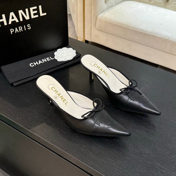 CC 26S Métiers D'art Pointed-Toe Mule Black Sheepskin 700616