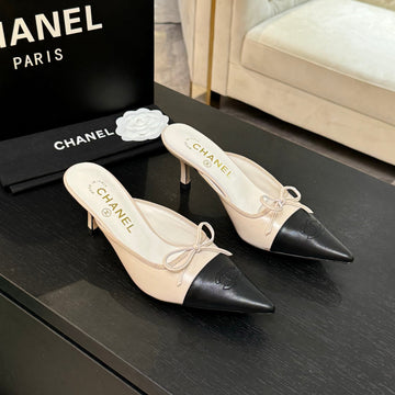 CC 26S Métiers D'art Pointed-Toe Mule Cream Black Sheepskin 700617