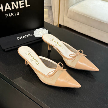 CC 26S Métiers D'art Pointed-Toe Mule Beige Mesh Sheepskin 700622