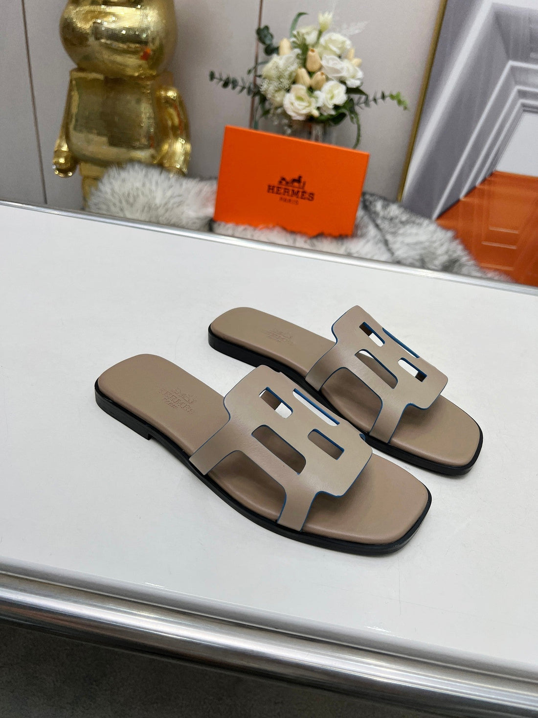 Flatform Sandal Light Gray Calfskin