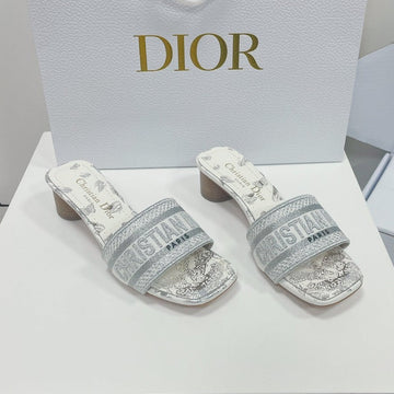 CD Dway Slide 35 White Grey Cotton Embroidery Butterfly Motif