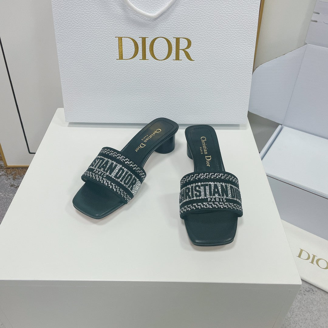 CD Dway Slide 35 Cotton Embroidery Black Thread And Strass