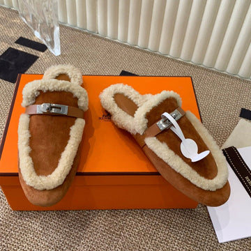 Hm Oz Mule In Caramel Suede Lined With Wool Fleece 113189