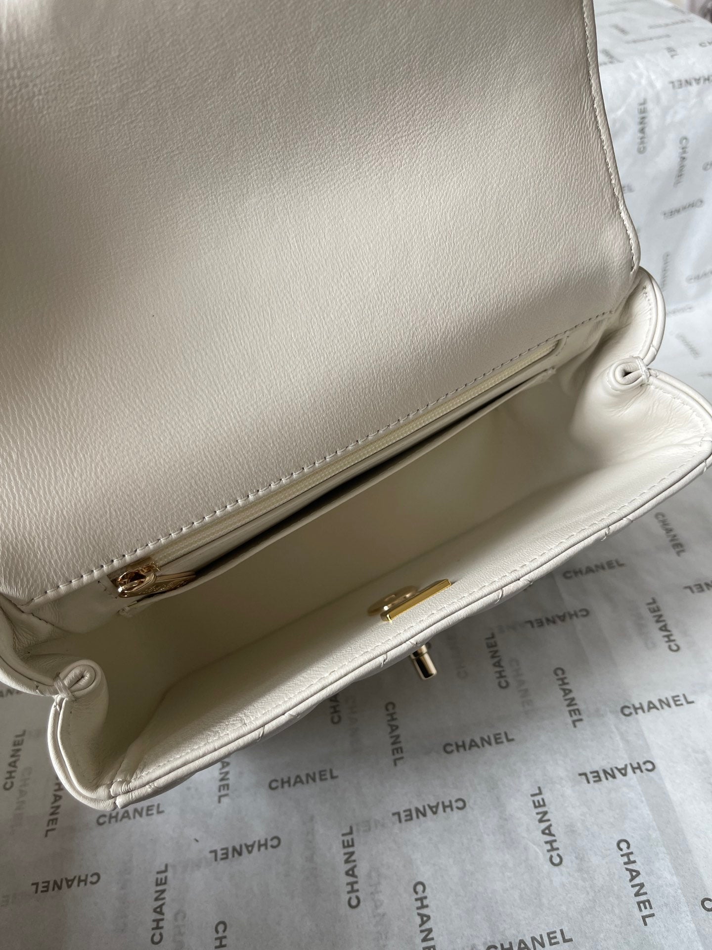 CC MINI 18 FLAP BAG IN WHITE LAMBSKIN Bags Bible