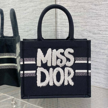 Book Tote 26 In Black Mix White Canvas 226506