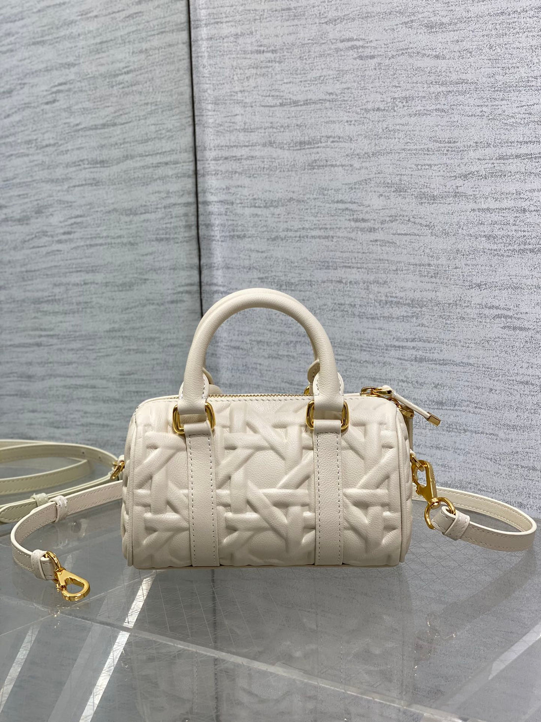 Groove 17 Bag In White Cream Macrocannage Calfskin With Gold Hardware
