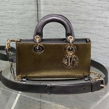 Medium 22 Lady Bag In Gold Metallic Lambskin