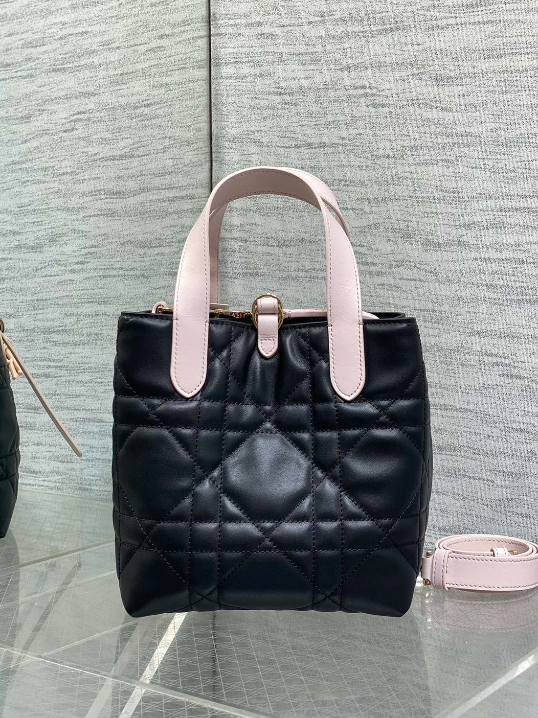 CD Toujours Bag 18CM Light Pink Black Macrocannage Lambskin 286511