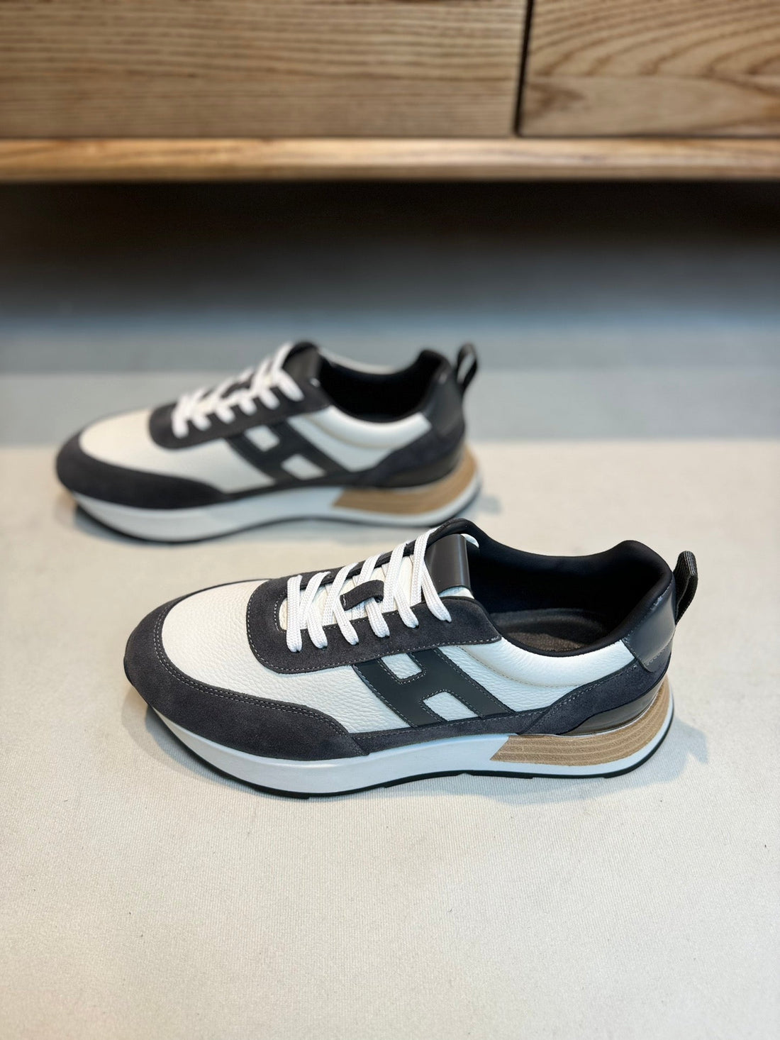 Hm Interactive Lace-Up Sneaker Gray And White Calfskin