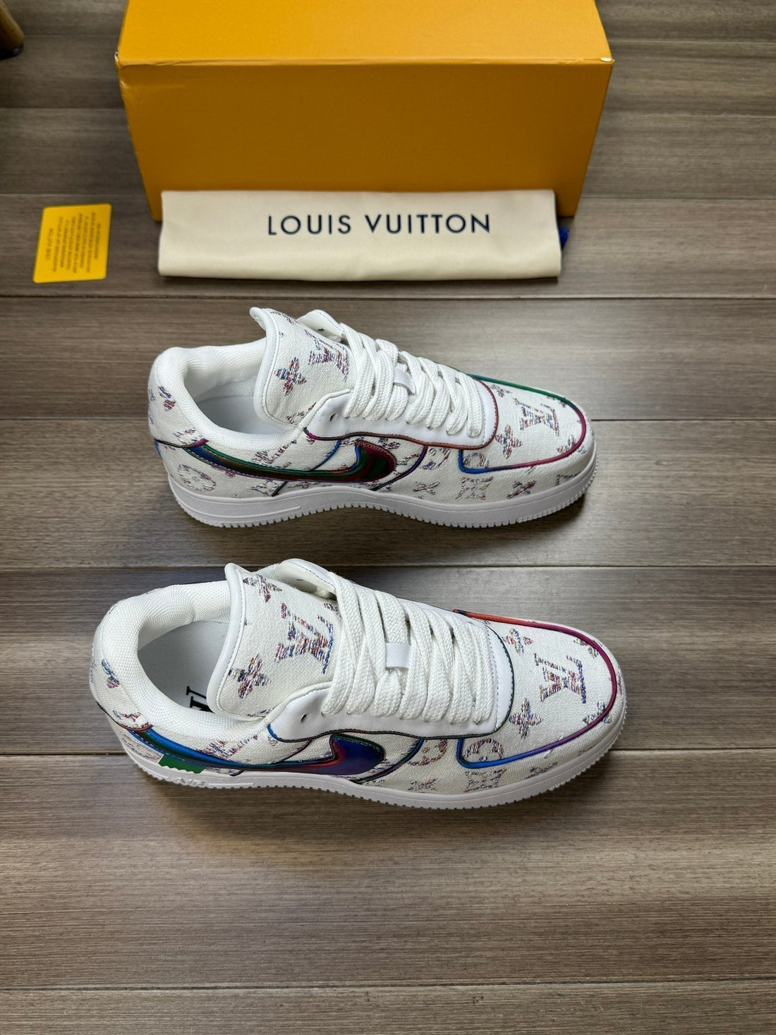 LV Sneaker White Monogram Canvas