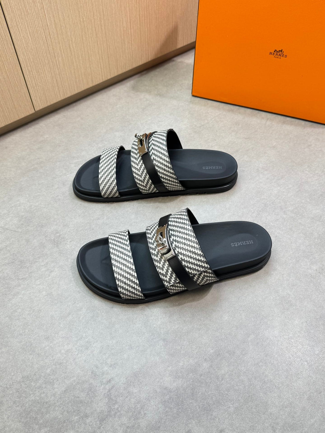 Hm Men's Jackson Sandals Woven Calfskin 722030