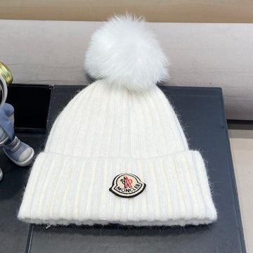 Beanie Hat In White Wool With Pom Pom 438106