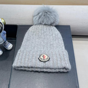 Beanie Hat In Ash Gray Wool With Pom Pom 438107