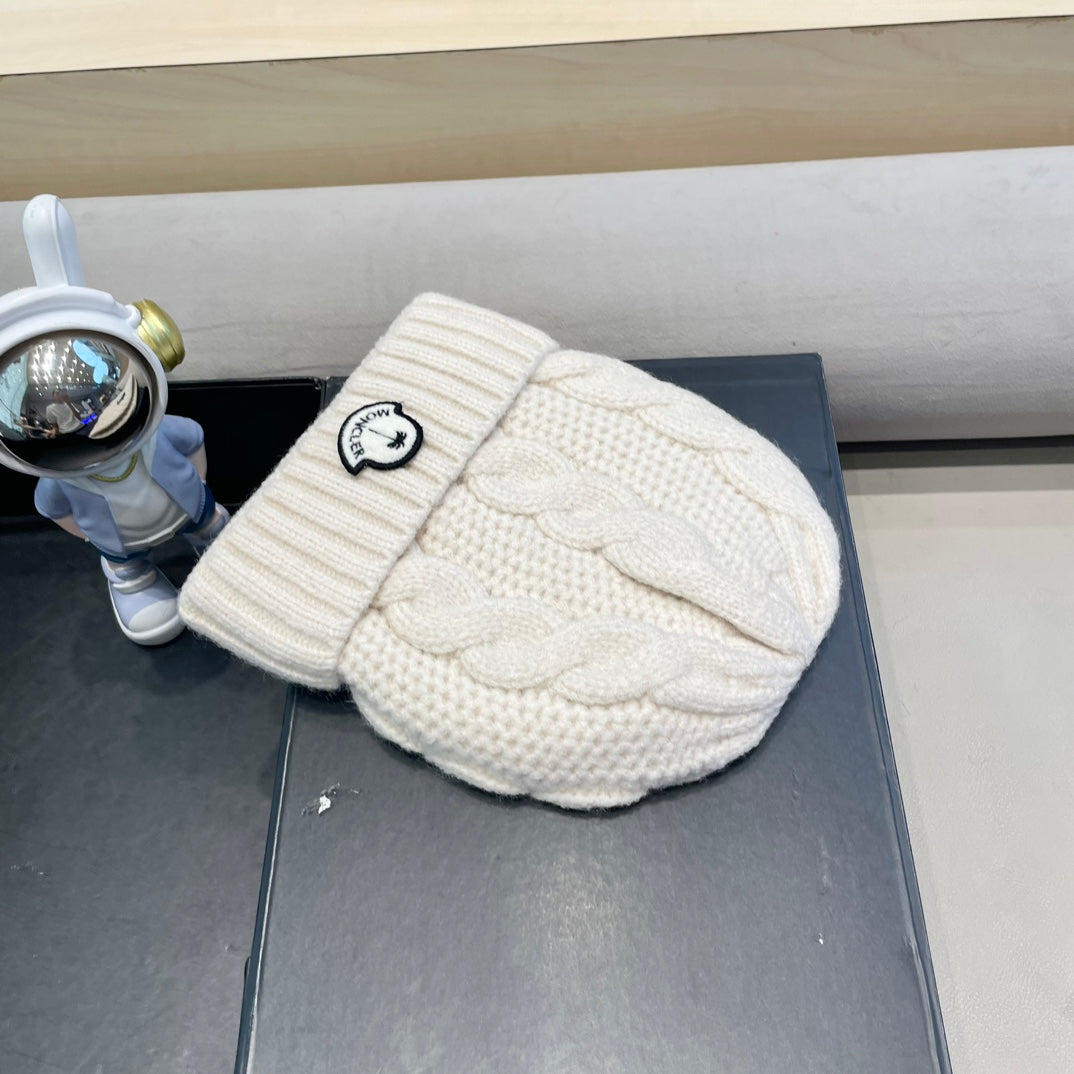 Cable-Knit Beanie Hat In Beige Cream Wool 438143
