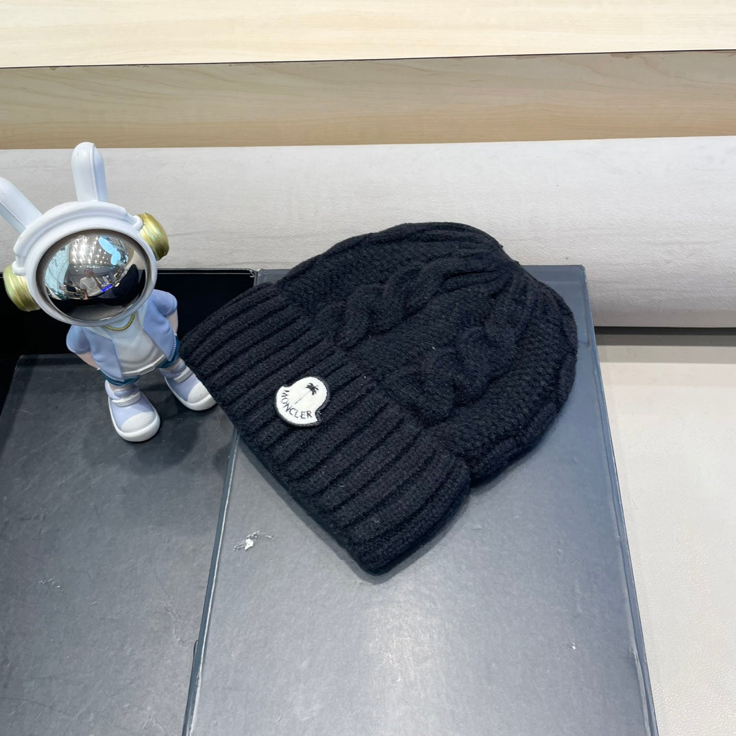 Cable-Knit Beanie Hat In Black Wool 438140