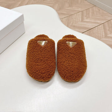 Mules Attached Triangle Logo In Bronze Brown Shearling