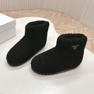 Snow Ankle Boots In Black Shearling