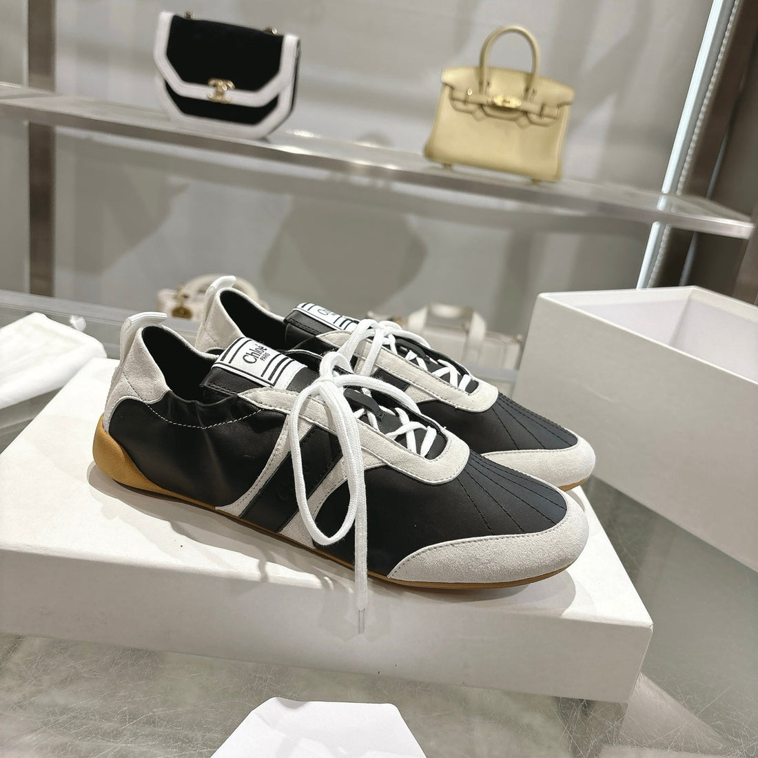 Chloé Ballet Flat Casual Shoes Black White Cowhide 518814